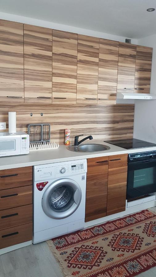 Szoba Konyha Lakas Komarno Bagian luar foto